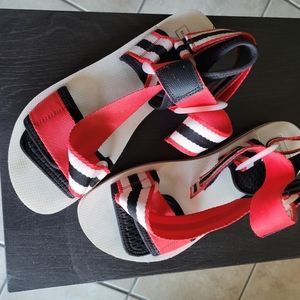 Hunter sandals sz9